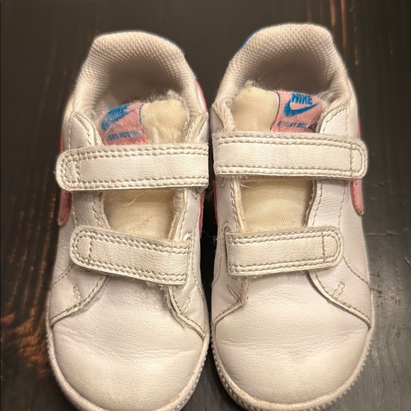 Nike White and Pink Sneakers with Velcro Straps - Picture 2 of 4
